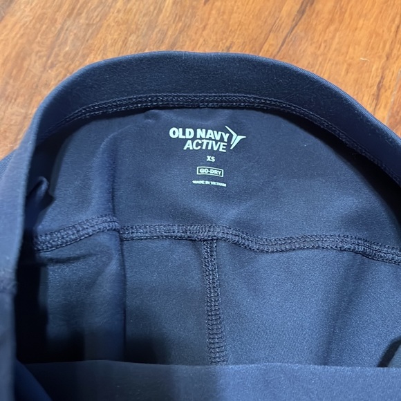 NWT Old Navy Maternity leggings - Picture 2 of 4